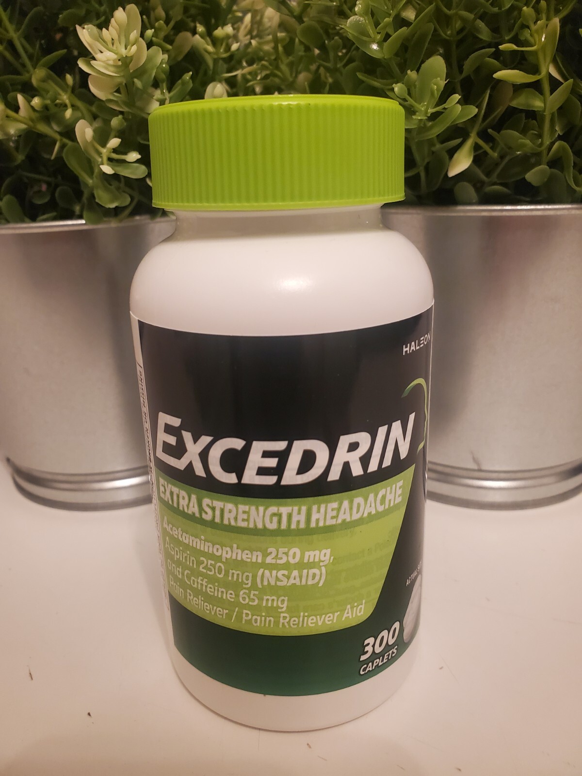 EXCEDRIN ~ Extra Strength ~ Headache Pain Reliever 300 Caplets * NEW * SEALED *