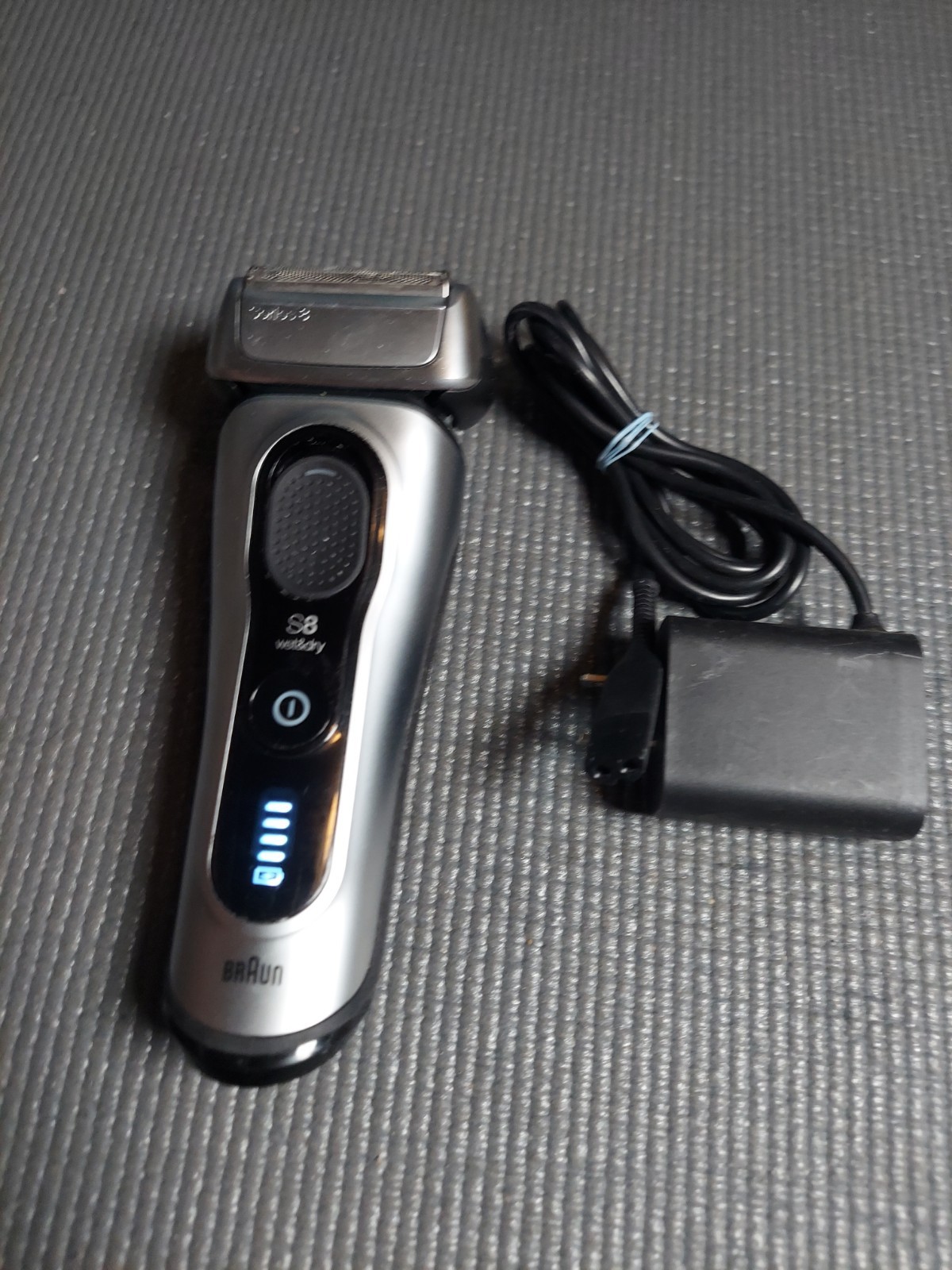 Braun Series 8 S8 Electric Shaver (Type 5795), charger for dry use
