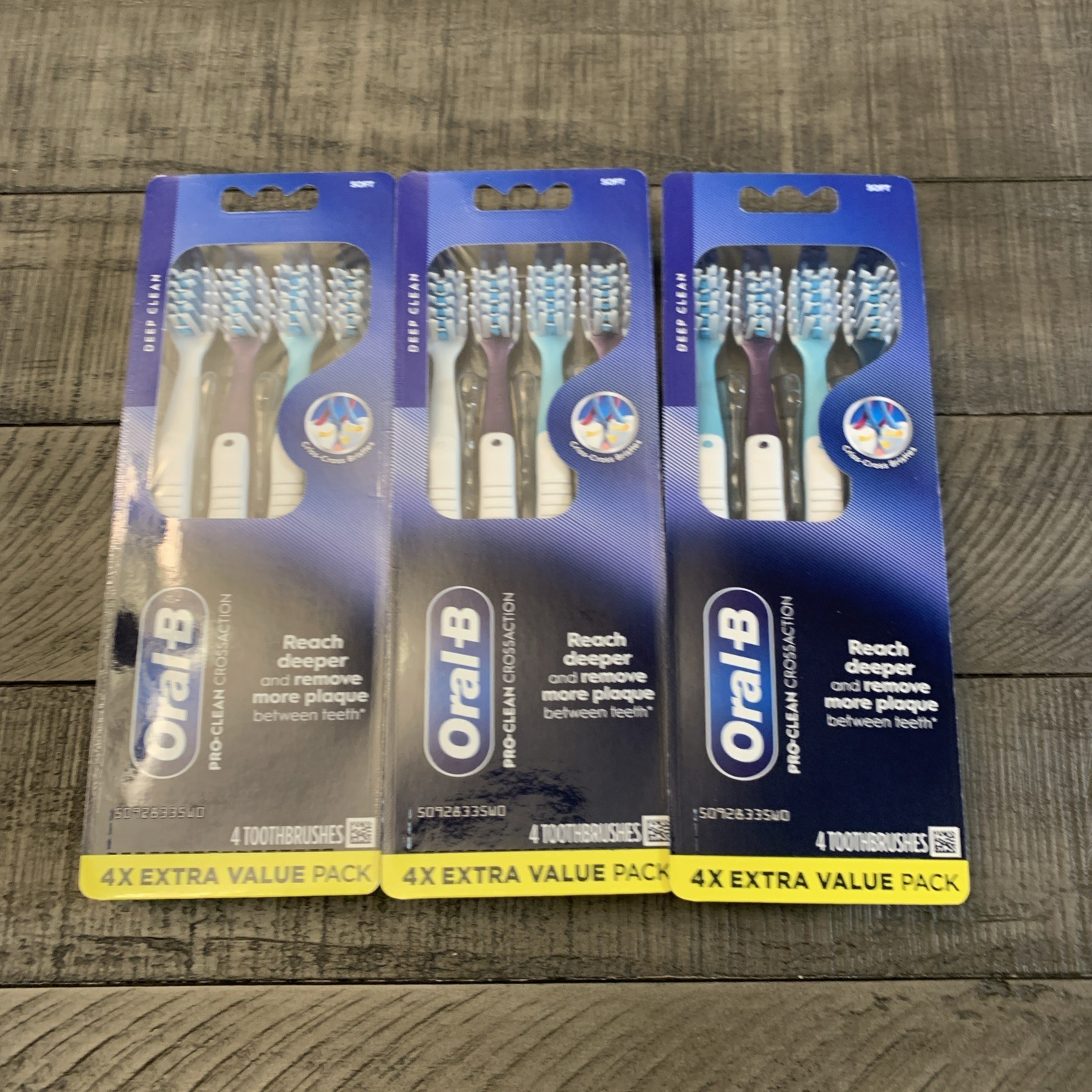 3x Oral-B CrossAction Pro-Clean Manual Toothbrush Deep Clean – 12 Brushes Total