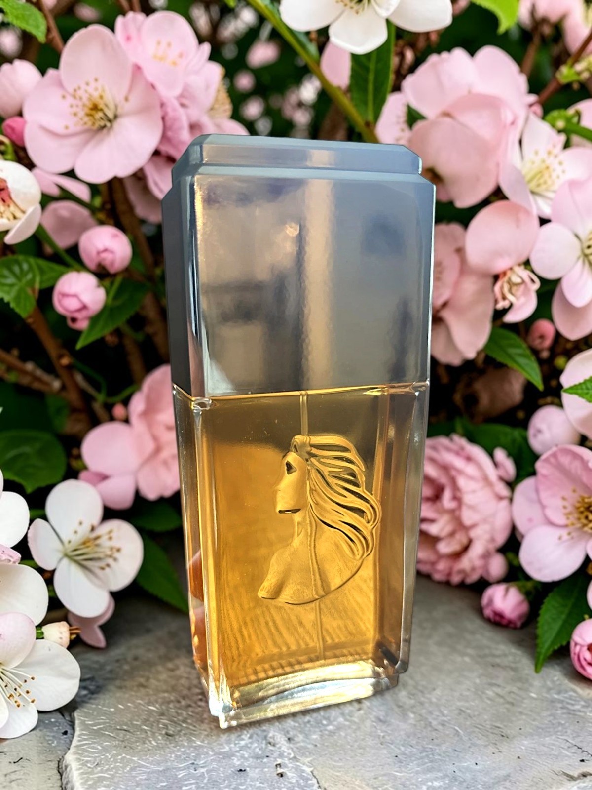 WHITE SHOULDERS By EA 4.5oz/133ml Eau De Cologne Perfume Spray VINTAGE – Full