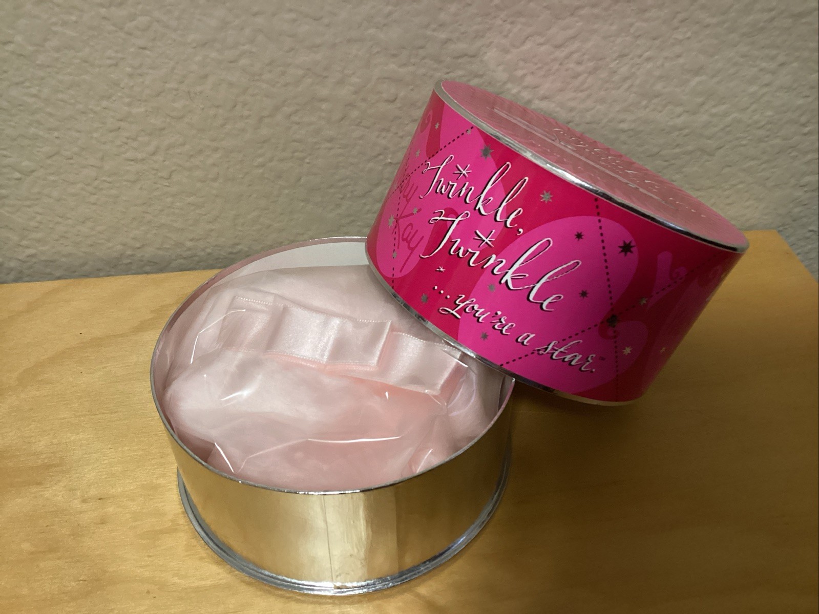 Mary Kay Twinkle Twinkle You’re a Star shimmery Powder-in-a-Puff 0.35 Fl Oz