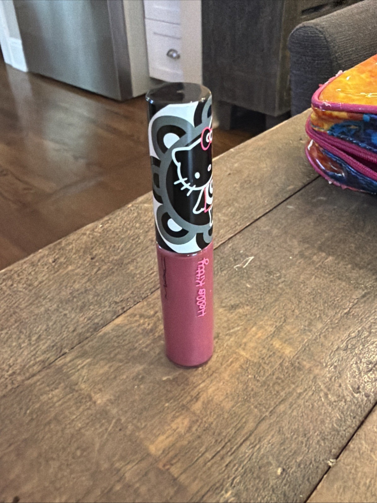 MAC LIPGLASS – SWEET STRAWBERRY (AB8) – HELLO KITTY COLLECTION