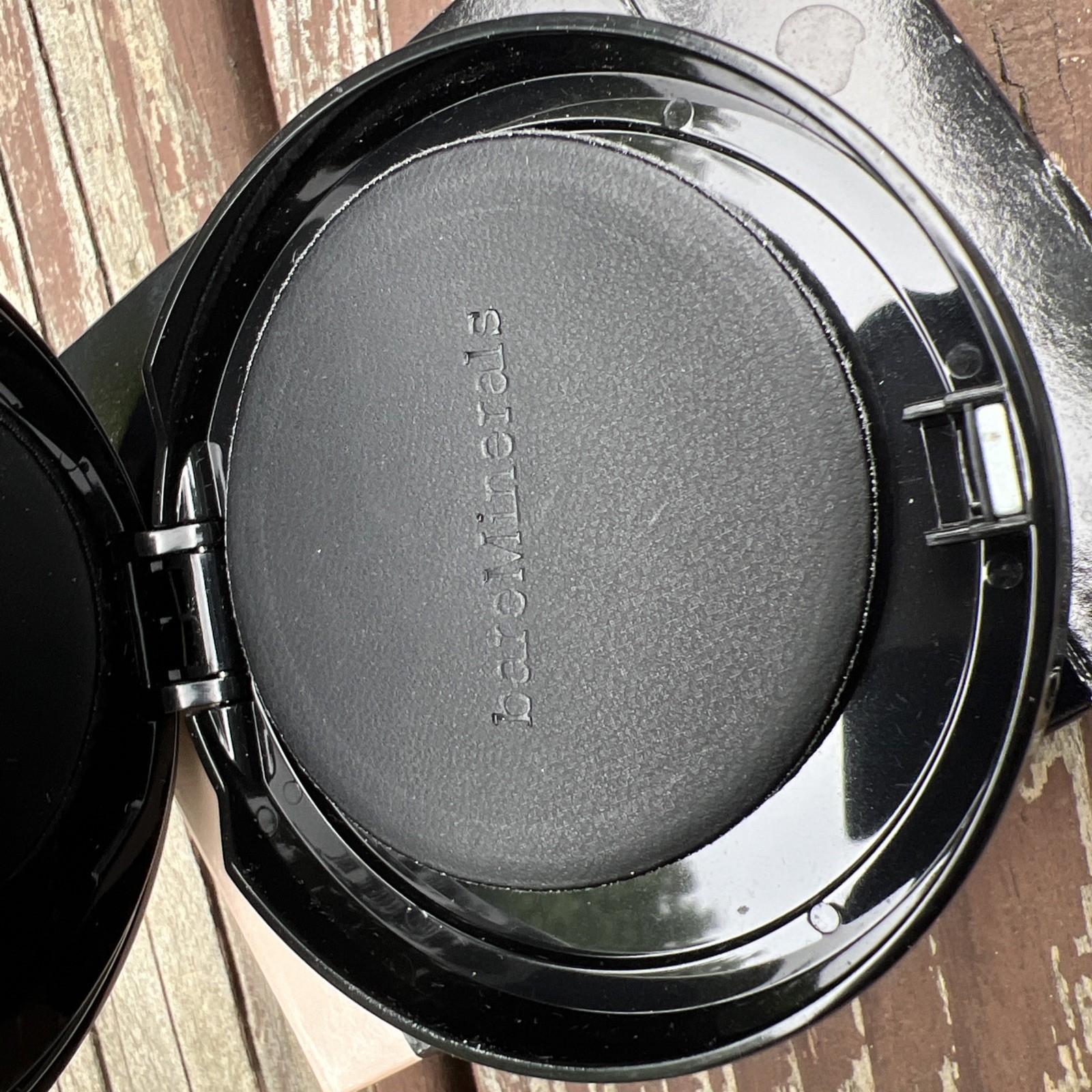 bareMinerals BareSkin Perfecting Veil LIGHT TO MEDIUM Made in USA, 12M| 9g/0.3oz
