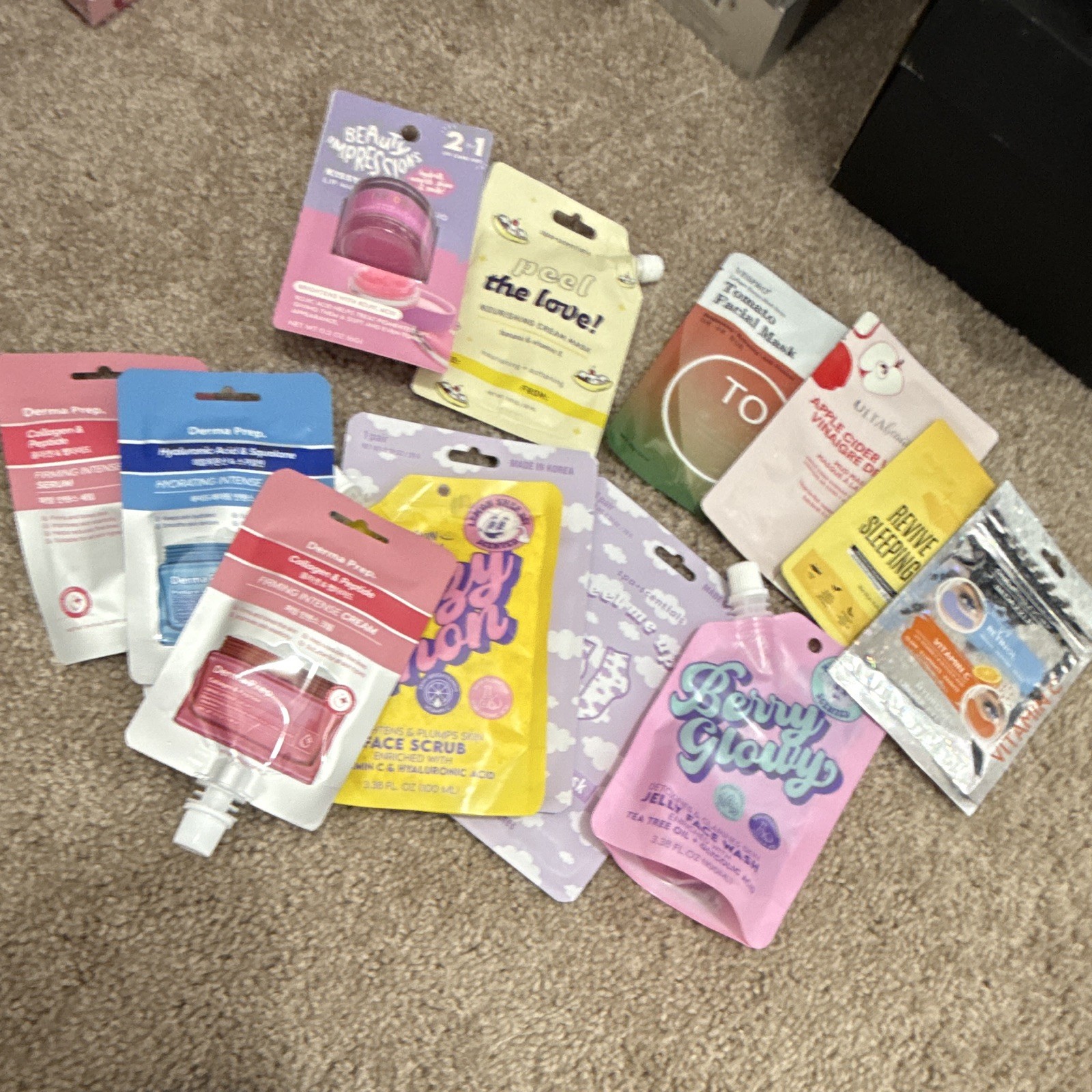 Assorted Sample Size Hydrating Skincare Lot: Derma Prep Masks & Retinol Eye Pads