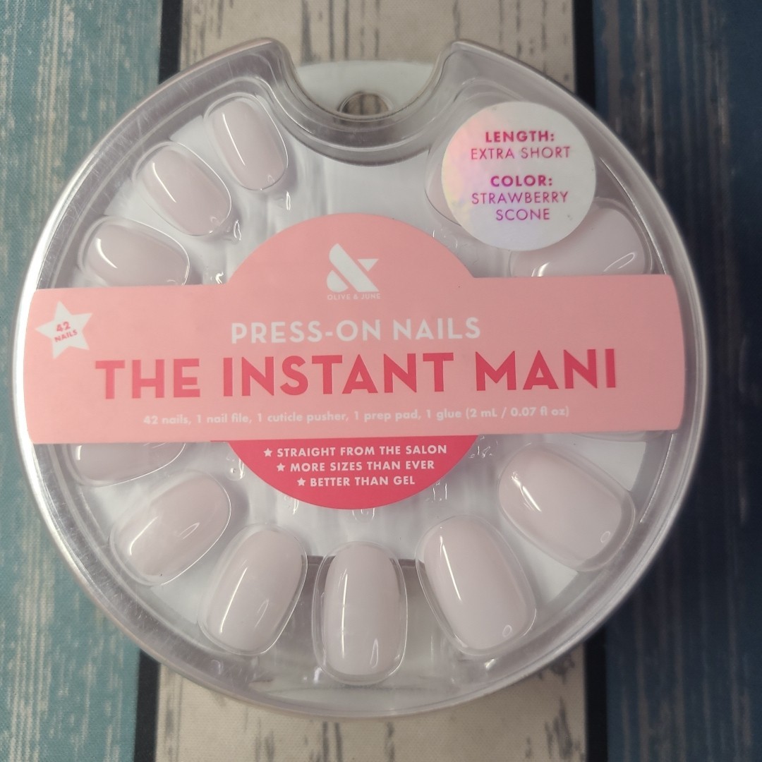 Olive & June Instant Mani Press-On 1 Ounce (Pack of 42 Nails) Strawberry Scone
