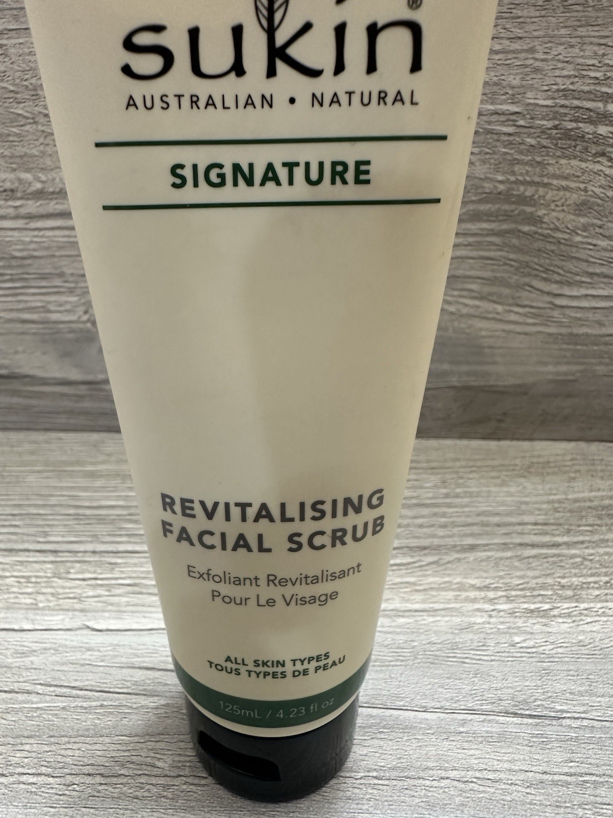 SUKIN Revitalizing Facial Scrub from Australia 4.23 fl oz/125ml New Sealed!