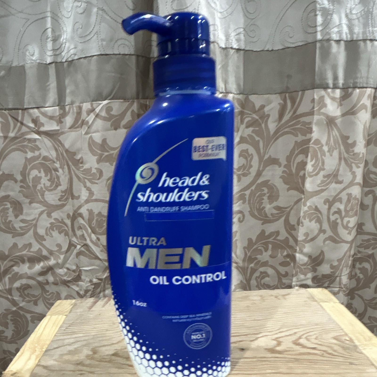 Head & Shoulders Ultra Men Oil Control Anti-Dandruff Shampoo Pump 16 oz