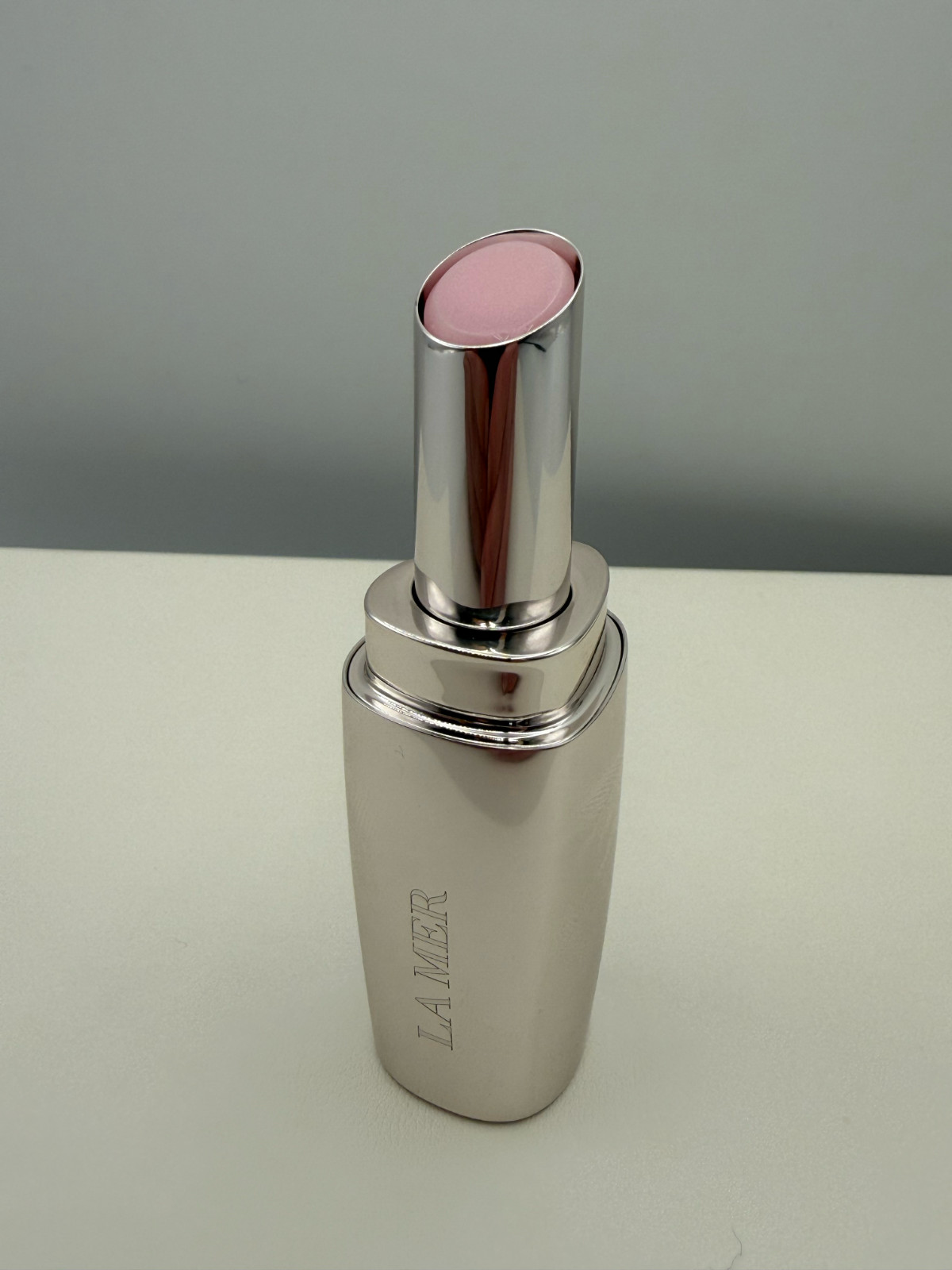 La Mer The Lip Treatment Bare 3.4g / 0.12 oz Tinted Lip Balm Miracle Broth New