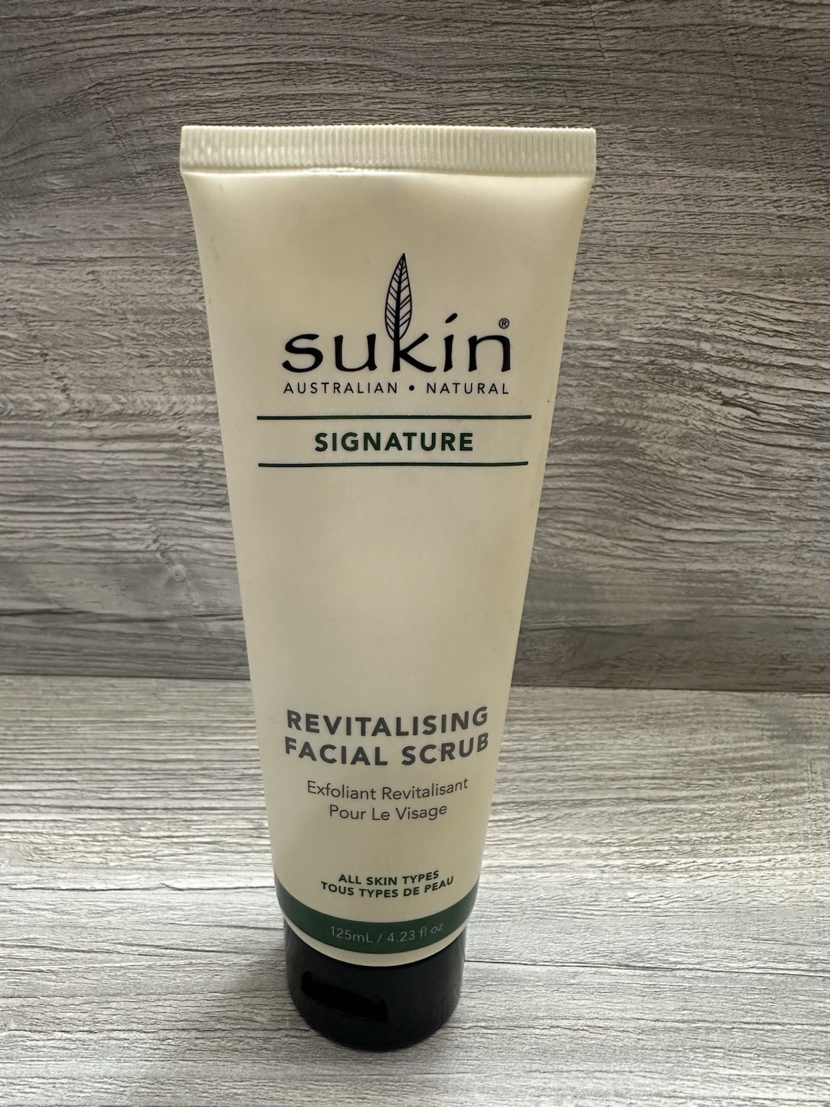 SUKIN Revitalizing Facial Scrub from Australia 4.23 fl oz/125ml New Sealed!