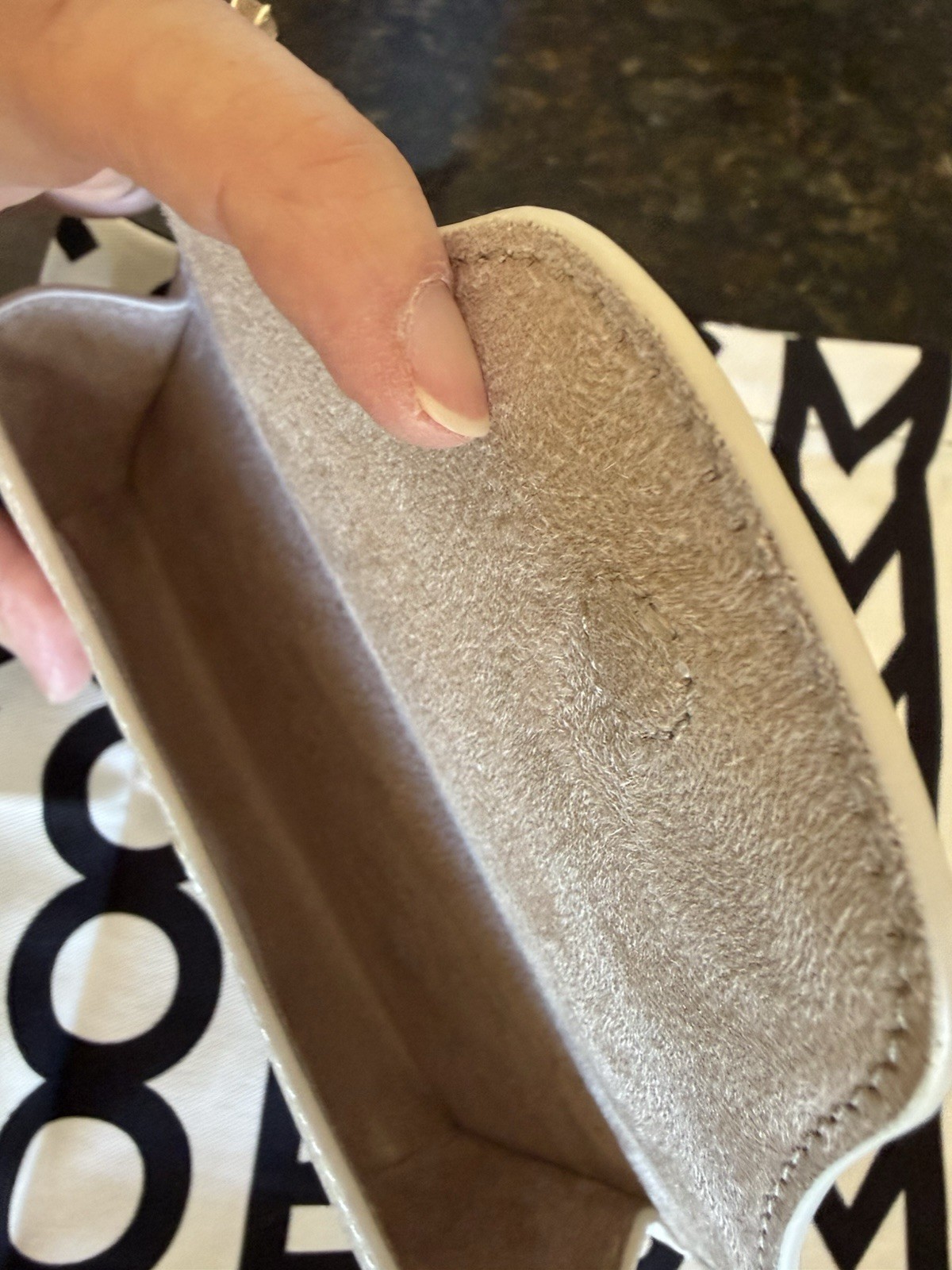 Marc Jacobs Shade Case