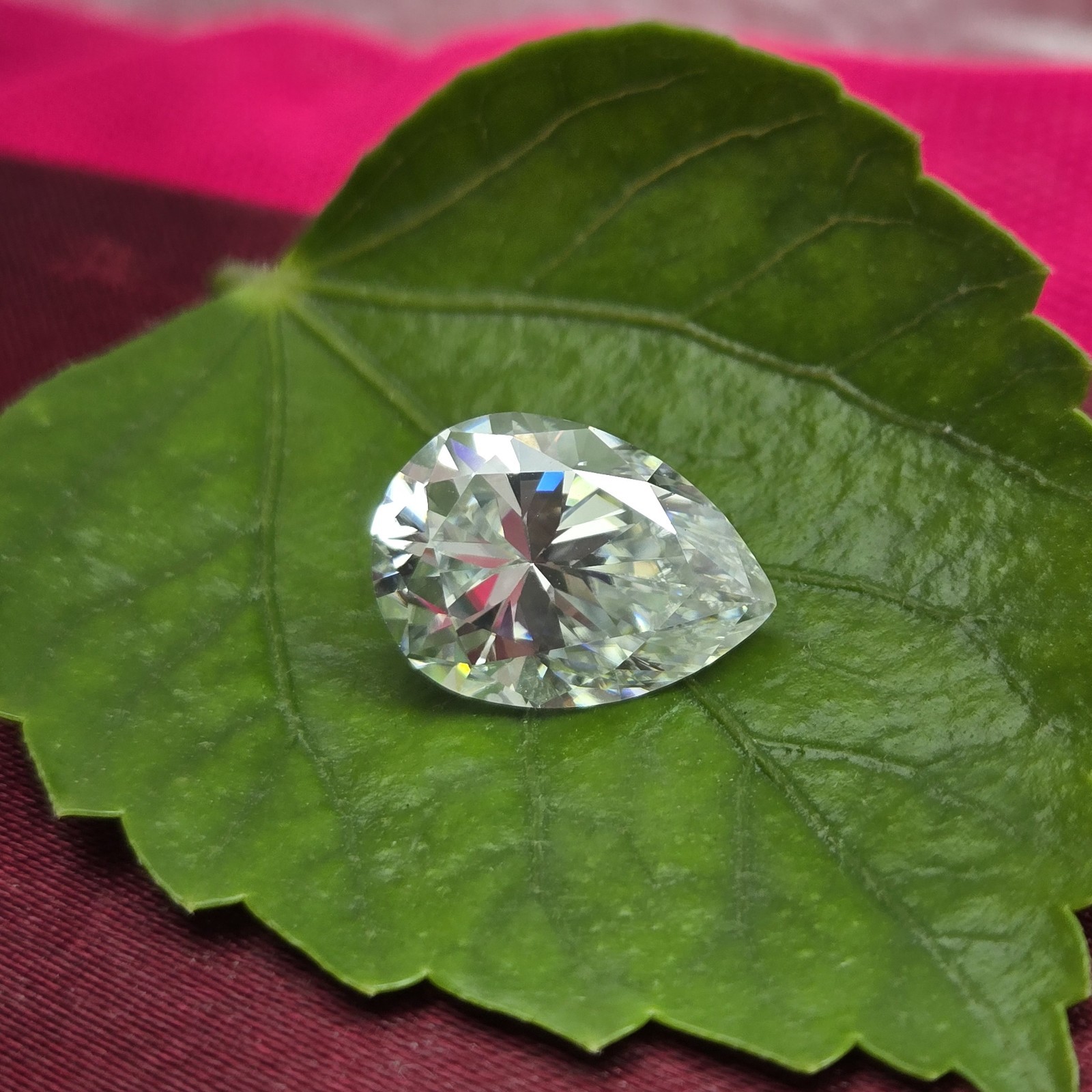 Certified Pear Cut 9 Ct Lab Grown Diamond Solitaire Making White Gold Gemstone
