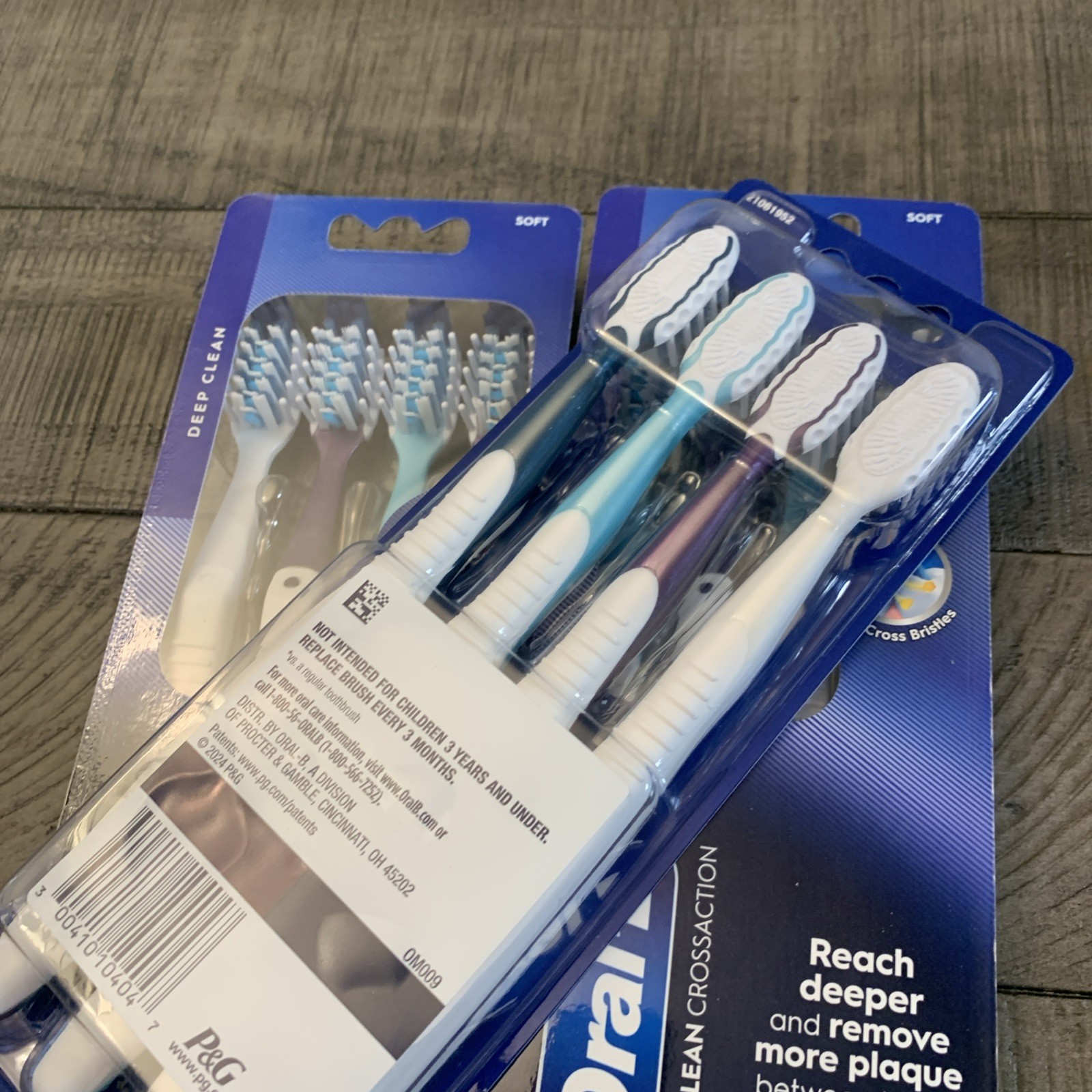 3x Oral-B CrossAction Pro-Clean Manual Toothbrush Deep Clean – 12 Brushes Total