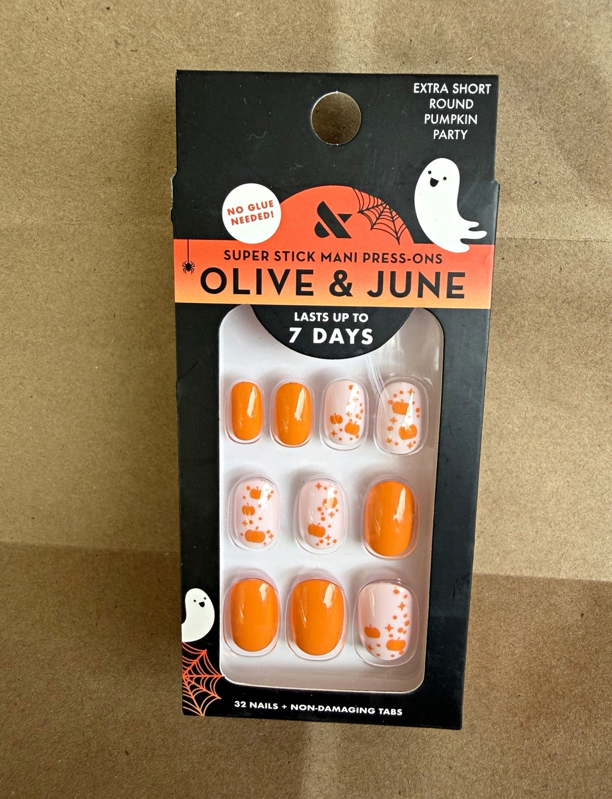 Olive & June Press-On Nails Extra Short Round 3D Halloween Self-Adhesive