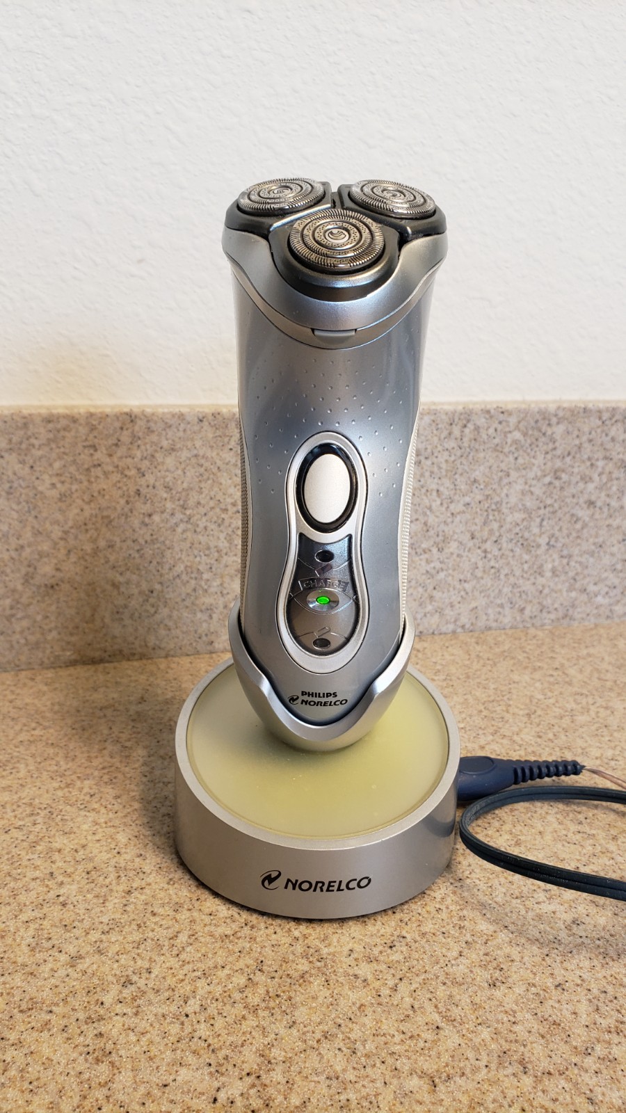 **LOOK**PHILIPS Norelco 8151XL speed Shaver w/Video*Absolute Sale/Auction