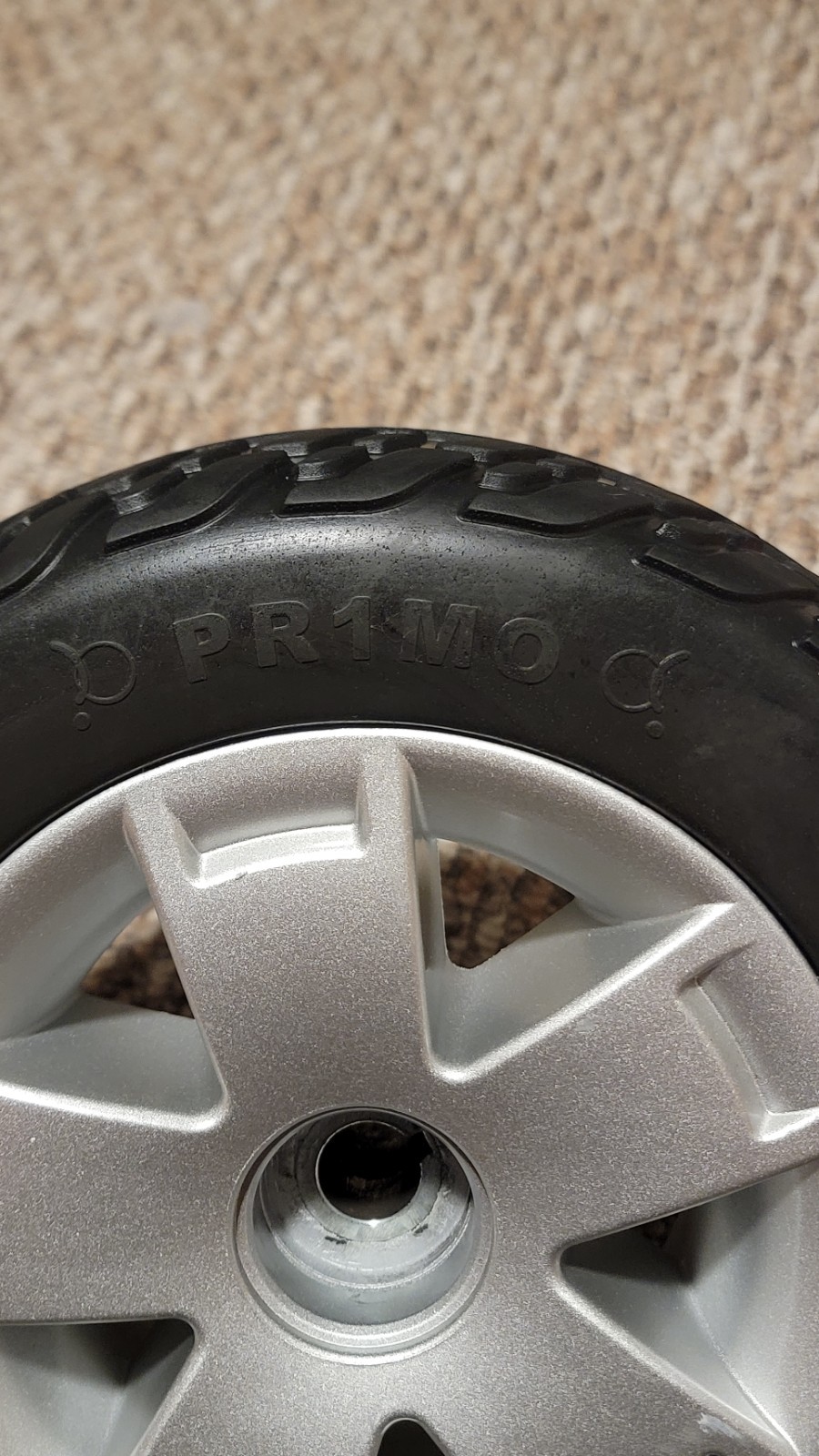 10.75×3.6 Flat-Free Black Rear Wheel Assembly Victory Pride scooter (WHL138622)