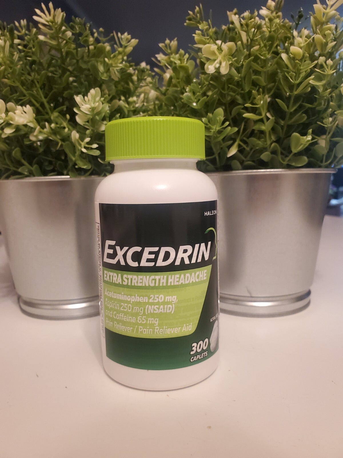 EXCEDRIN ~ Extra Strength ~ Headache Pain Reliever 300 Caplets * NEW * SEALED *