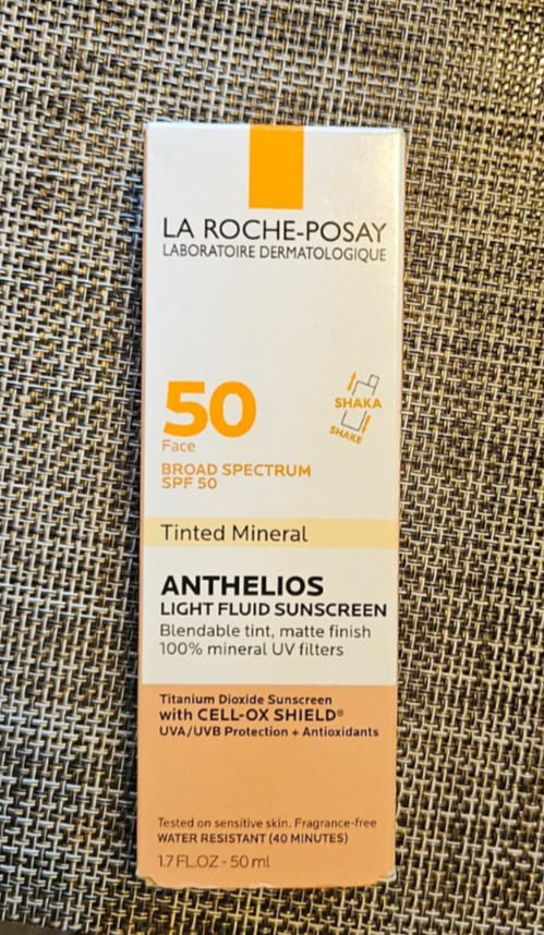 La Roche-Posay Anthelios Tinted Mineral SPF 50 Light Fluid Sunscreen