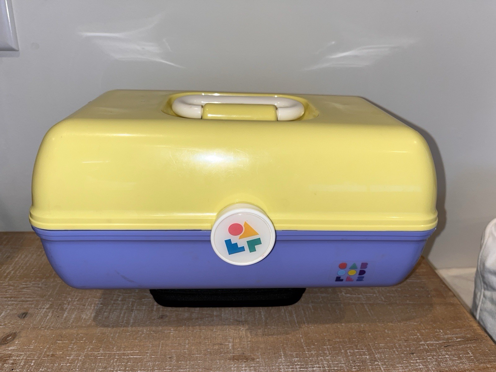Caboodles On-The-Go-Girl Makeup Case w/Handle Light Yellow/Light Purple Mirror