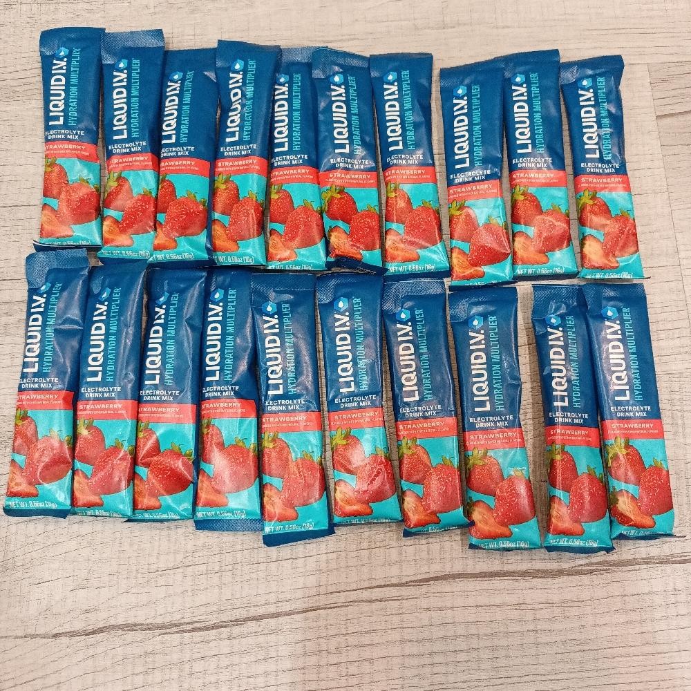 *01/2027* Liquid IV Hydration Multipler strawberry flavor 20 packets