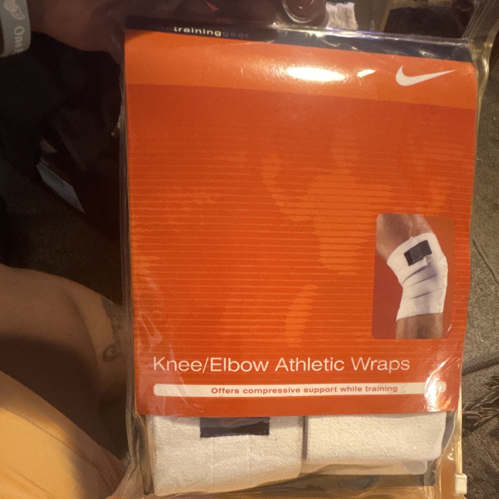 Nike Training Compression Support Wrap Knee/Elbow White/Black One Size FE0007
