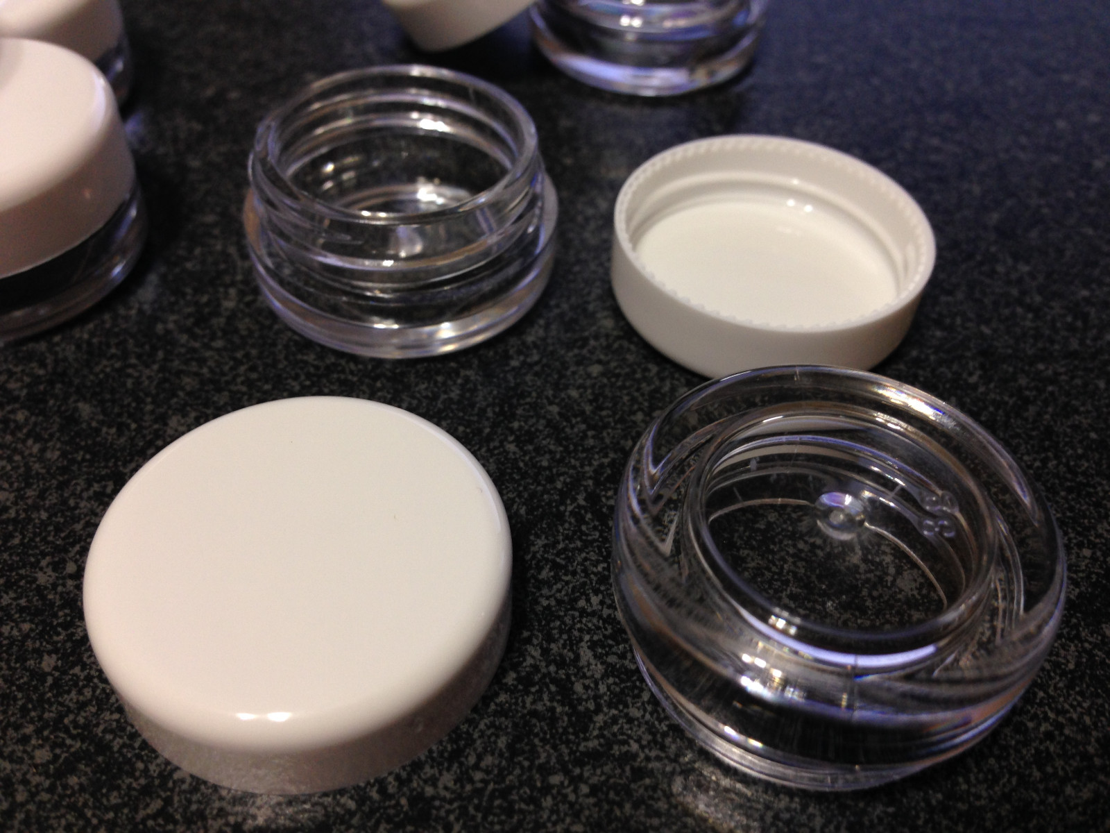 Beauty Containers Empty Plastic Small Cosmetic Jars 3 ml Gram White Cap 500 5052