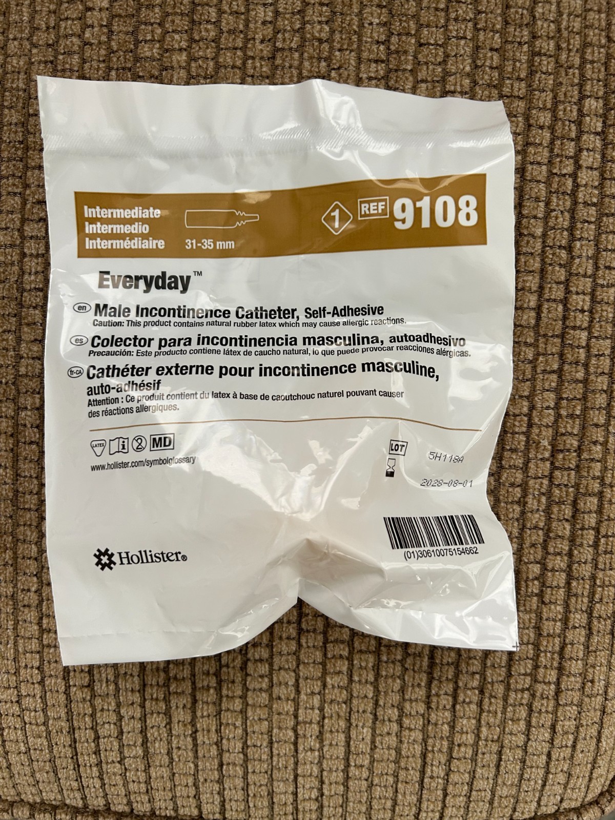 26 Hollister 9108 Everyday Male Incontinence Catheters, Self-Adhesive 31-35 mm