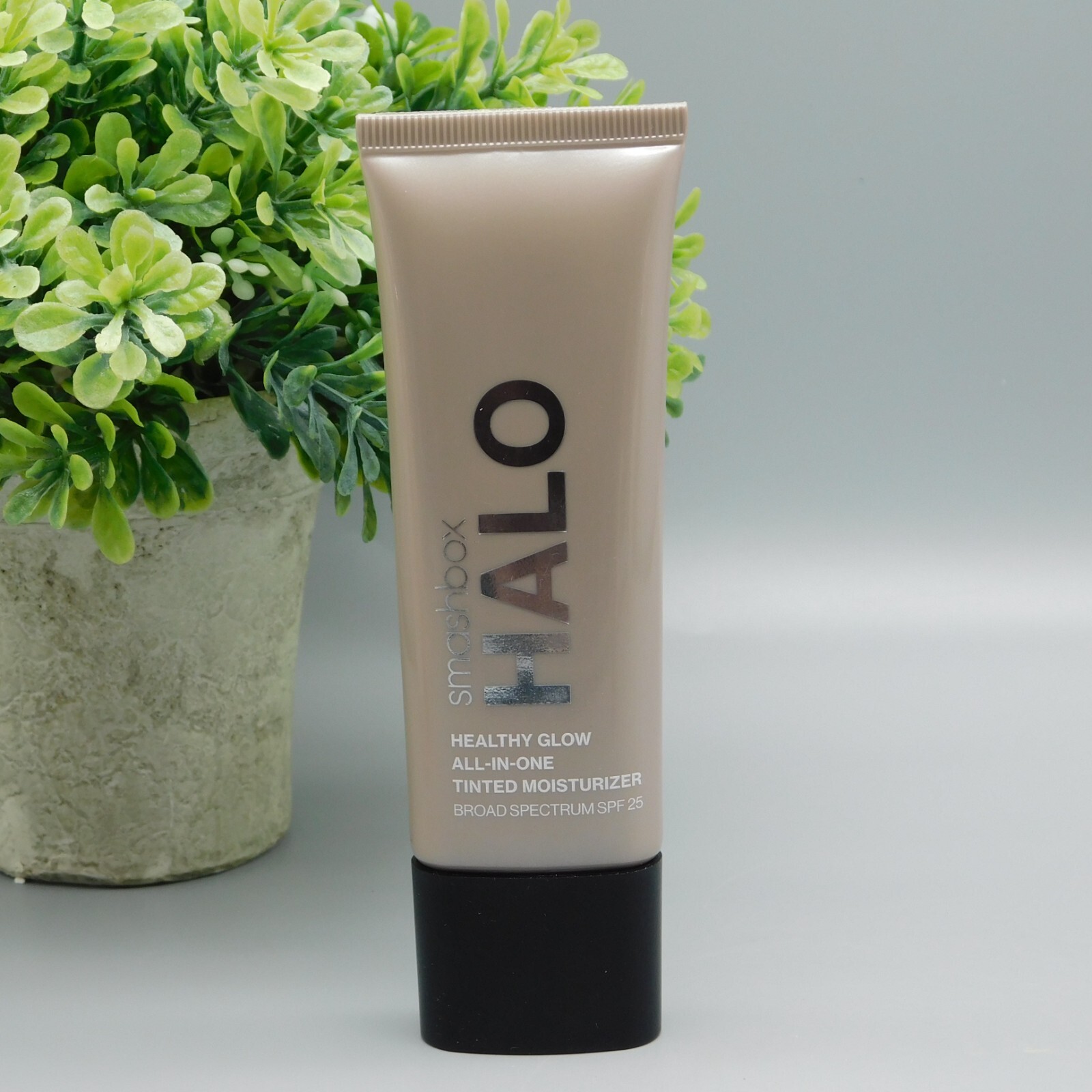 Smashbox HALO Healthy Glow All-in-One Tinted Moisturizer SPF 25 Medium Tan New