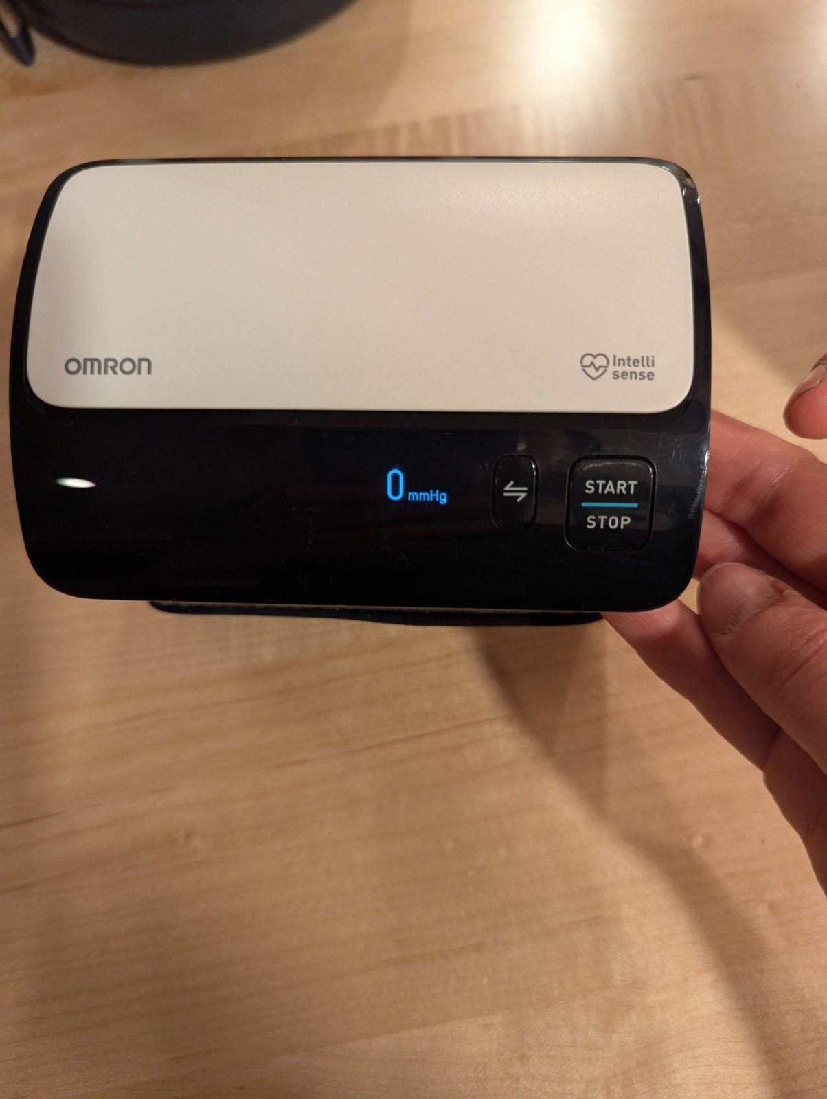 Omron BP7000 Evolv Wireless Upper Arm Blood Pressure Monitor