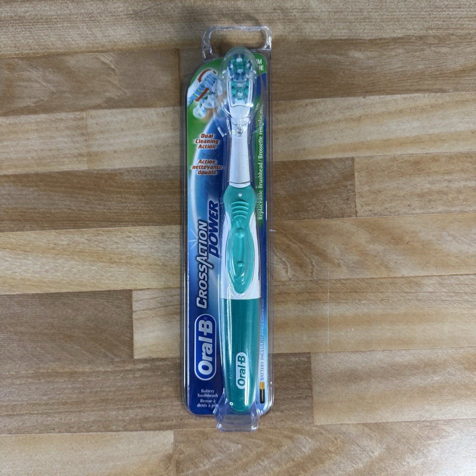 Oral B Cross Action Power Dual Clean Battery Toothbrush MEDIUM BRISTLE Green NOS