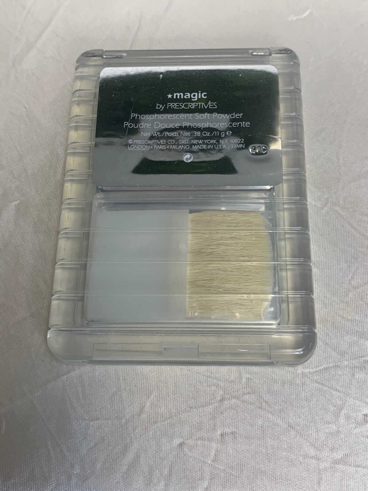 Magic by Prescriptives 11g Phosphorescent Soft Powder (new with box)