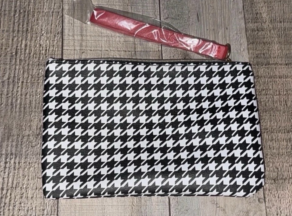 Black & White Houndstooth Makeup Bag w/Wristlet Strap