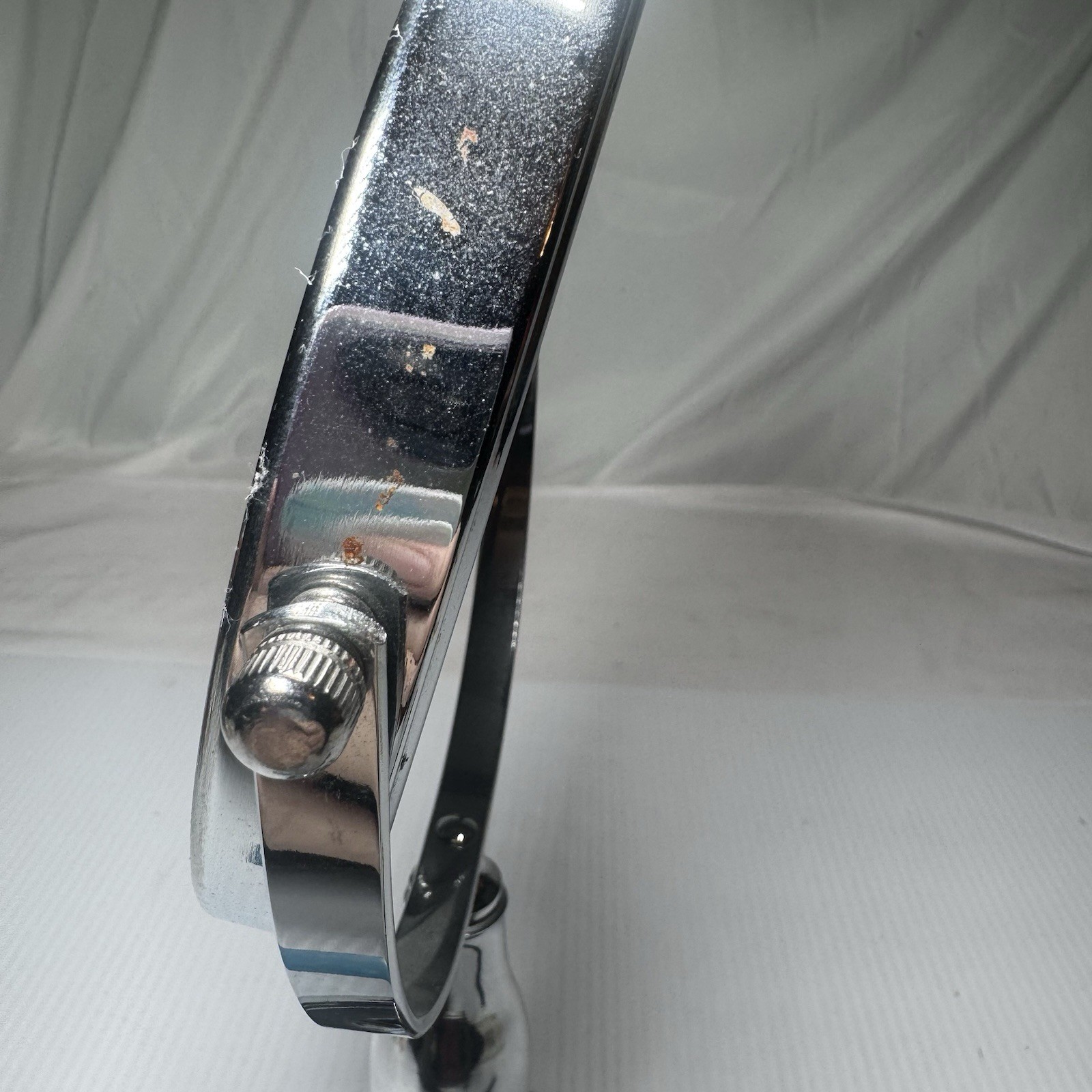 9” W x 16″ H Round Non-Lighted Makeup Mirror 10X 1X 16″L x 9″W Nickel