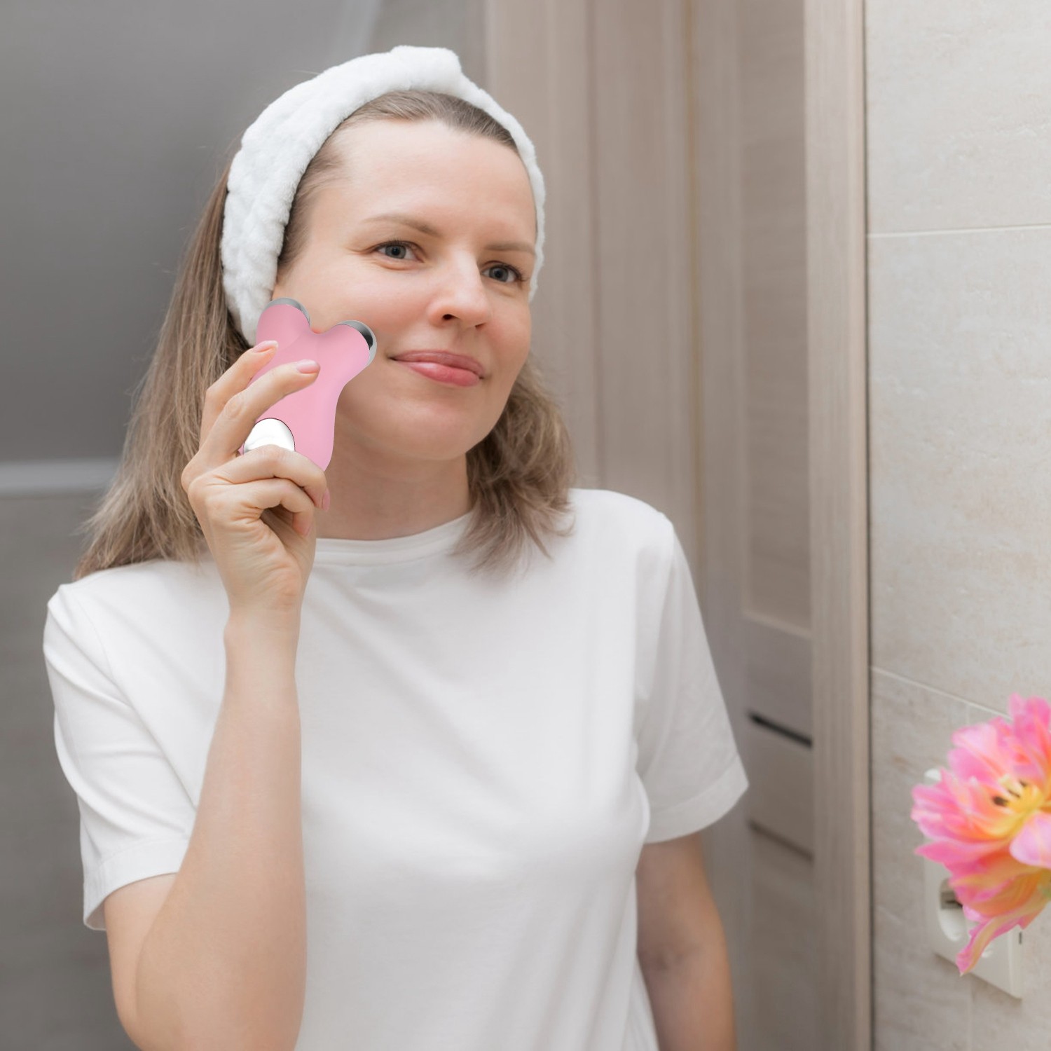 1Pc Micro-current Face Massager Rechargeable Face Neck Roller Intelligent Facial