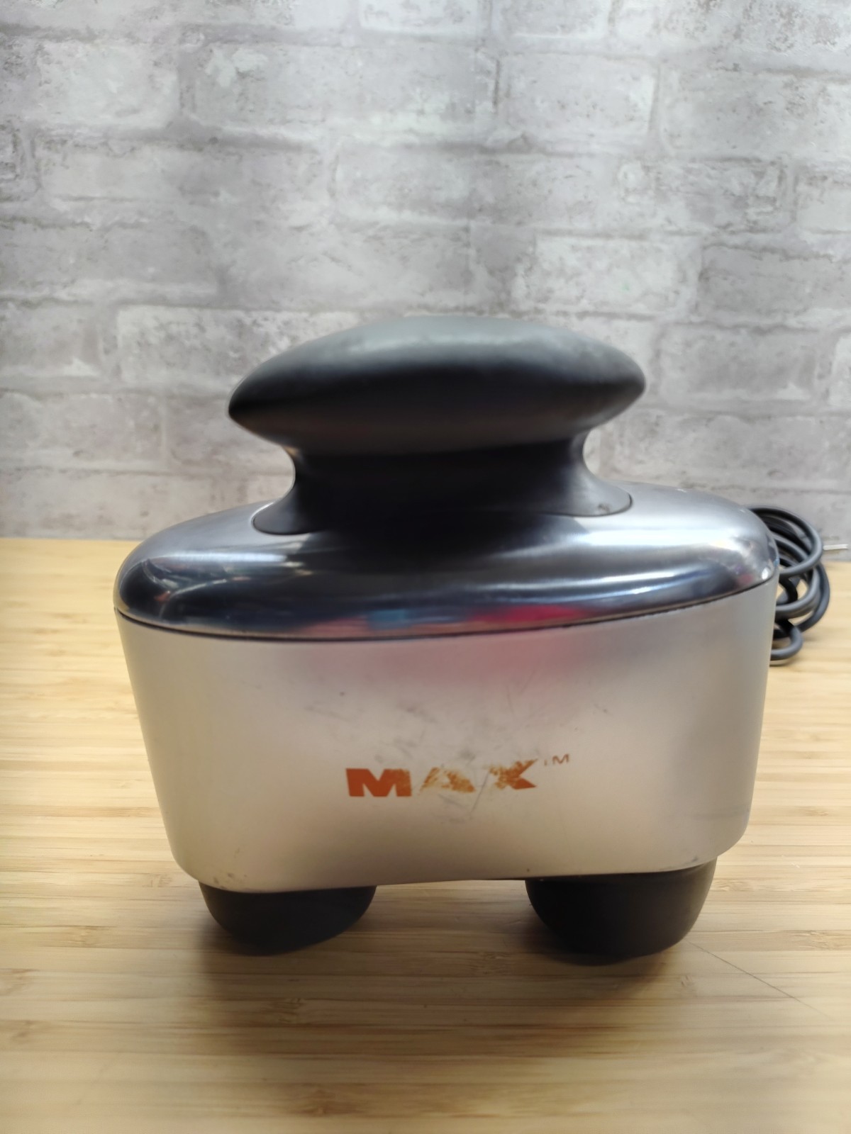 Brookstone Max BST-007 Dual Node 5 Speed 3Programs Full Body Percussion Massager