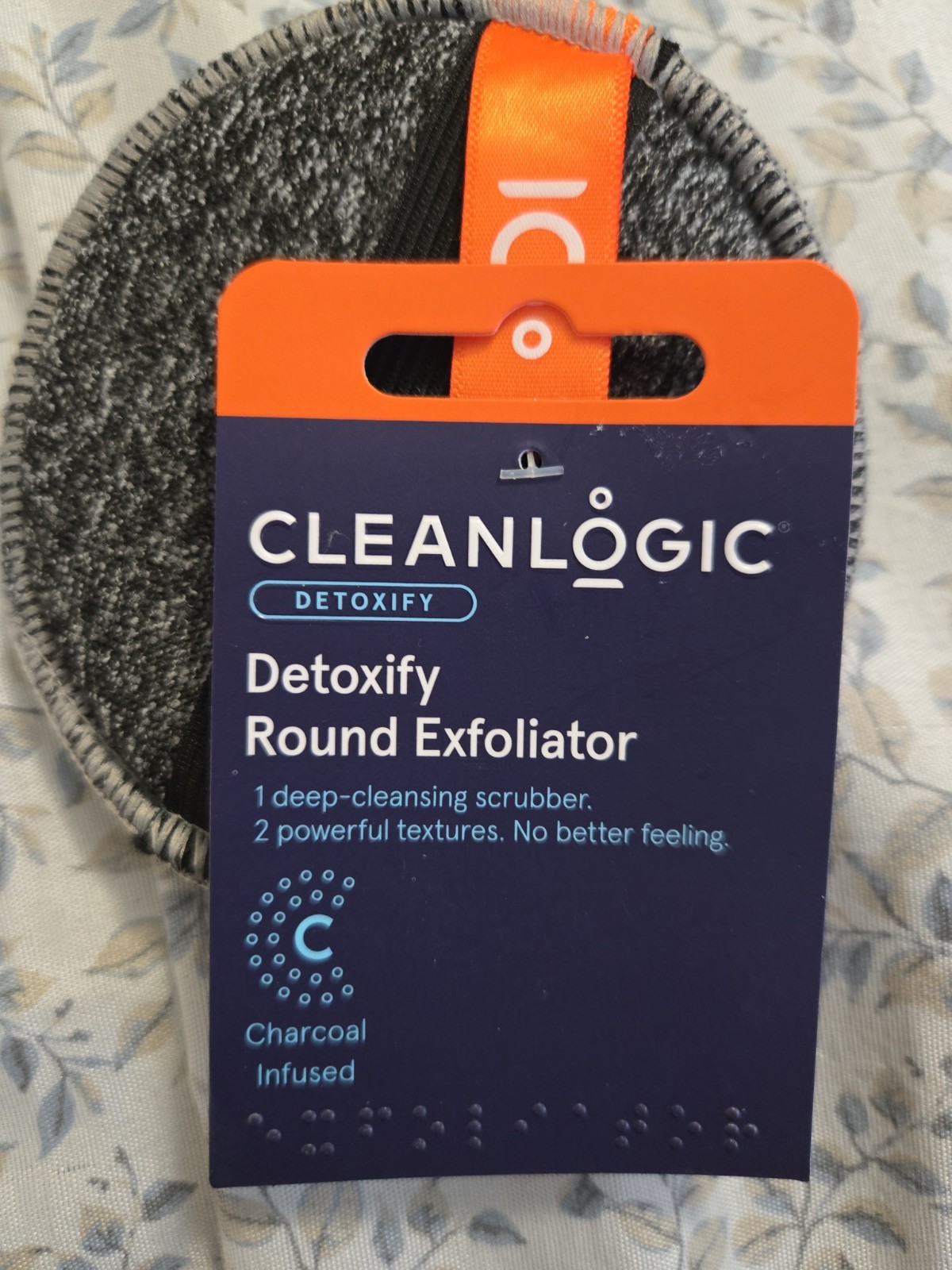 Charcoal Infused Detoxify Round Exfoliator